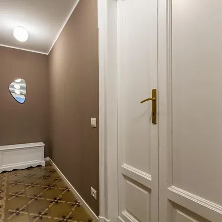 In Historic Building- Porta Venezia Appartamento Milano