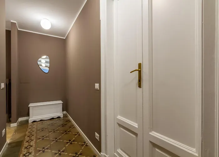 In Historic Building- Porta Venezia Appartement Milaan