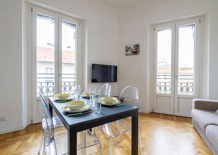 In Historic Building- Porta Venezia * Milaan